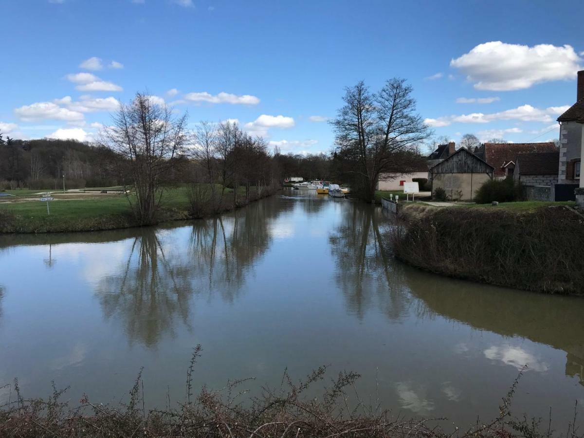 Les Du Canal Vue Sur Le Canal